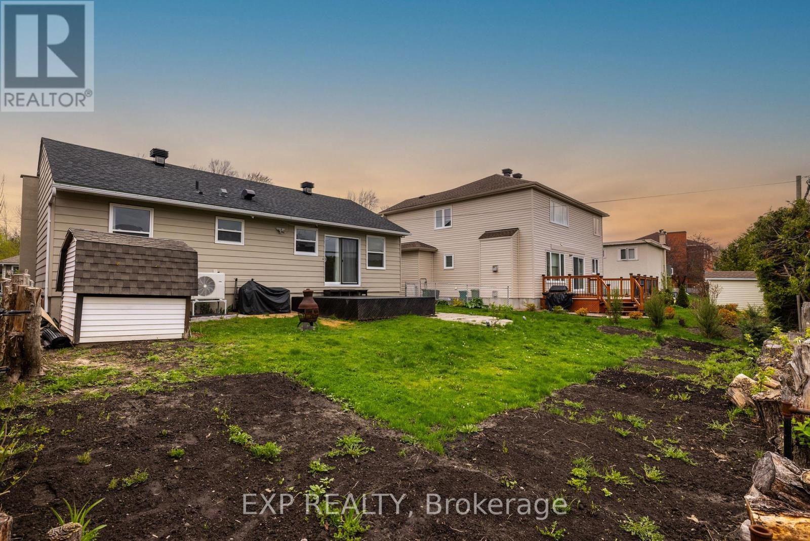 












1954 ROSEBELLA AVENUE

,
Ottawa,




Ontario
K1T1G7


