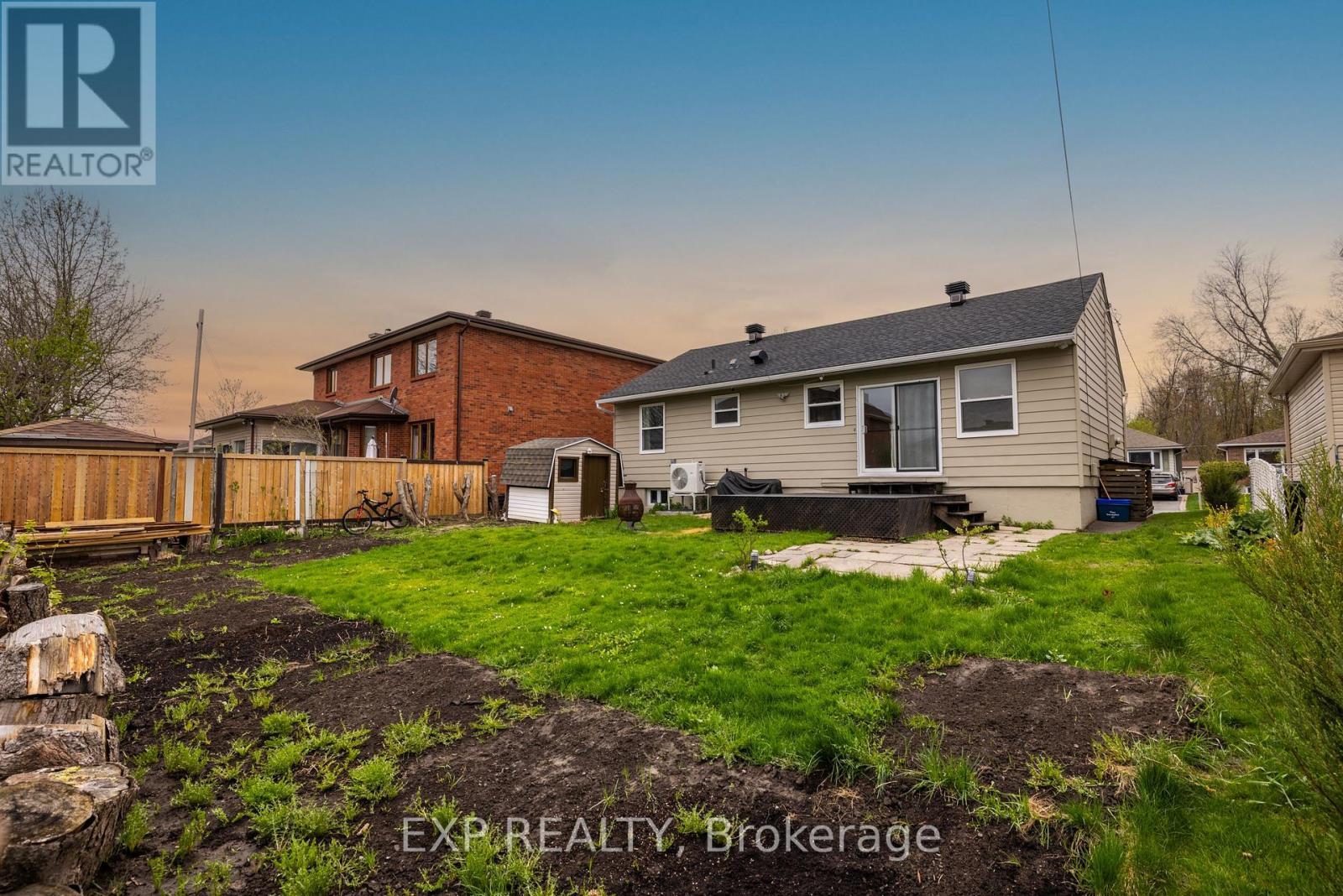 












1954 ROSEBELLA AVENUE

,
Ottawa,




Ontario
K1T1G7

