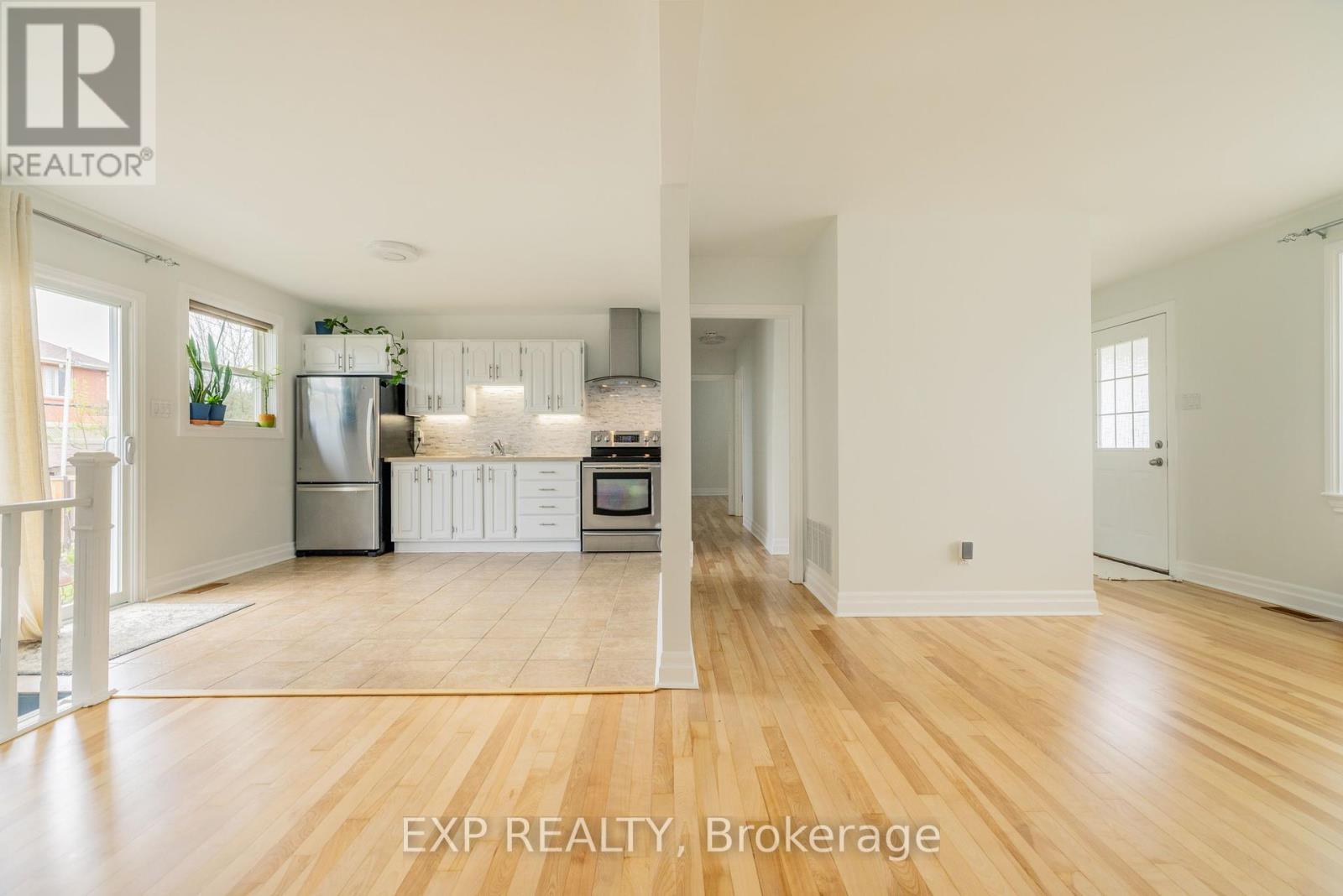 












1954 ROSEBELLA AVENUE

,
Ottawa,




Ontario
K1T1G7

