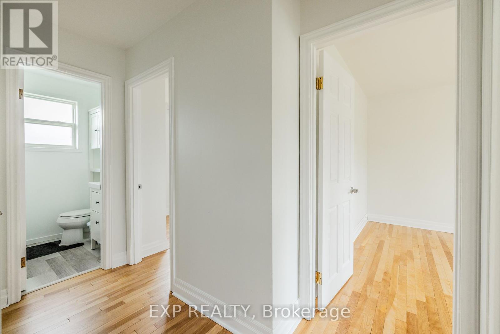 












1954 ROSEBELLA AVENUE

,
Ottawa,




Ontario
K1T1G7

