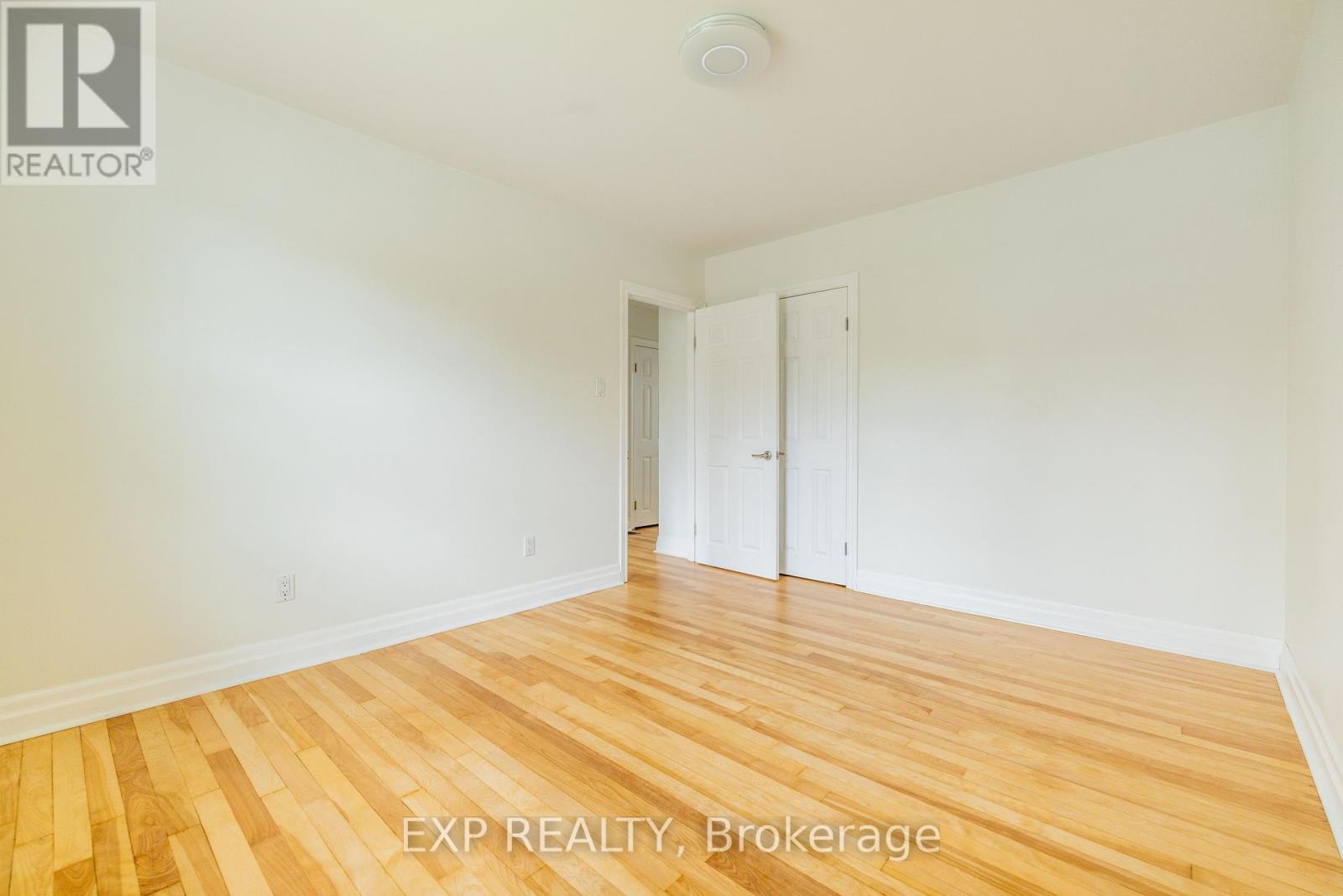 












1954 ROSEBELLA AVENUE

,
Ottawa,




Ontario
K1T1G7

