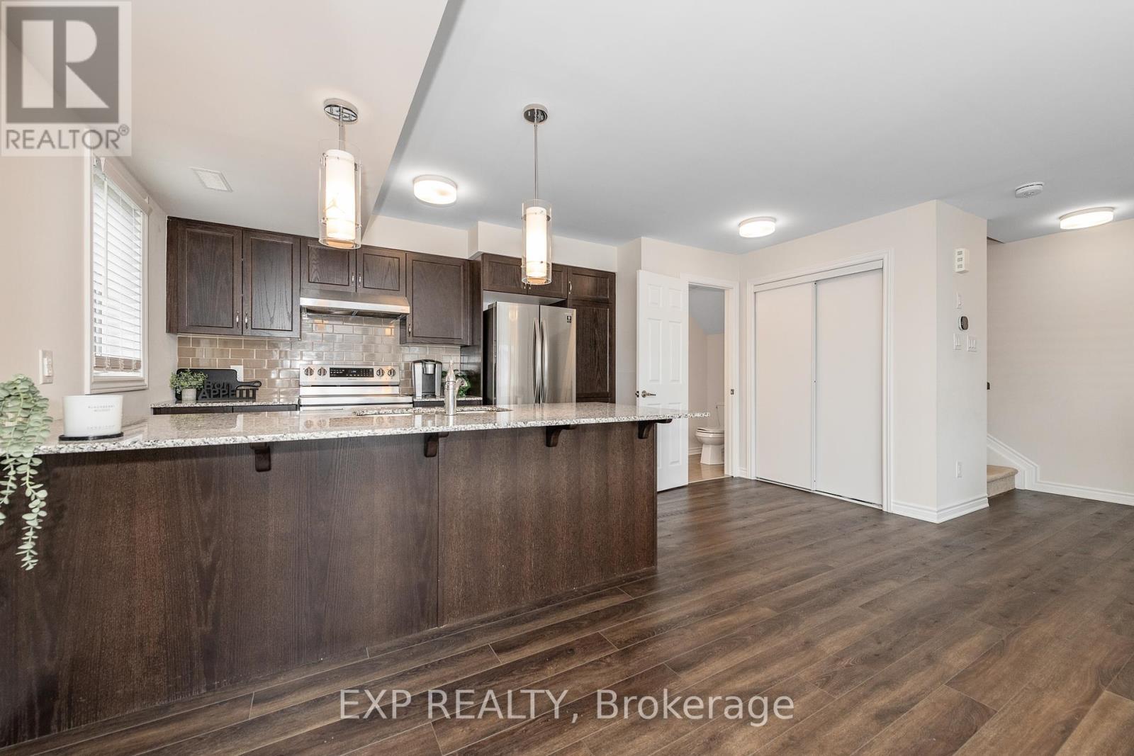 












723 ROUNCEY ROAD

,
Ottawa,




Ontario
K2V0S2

