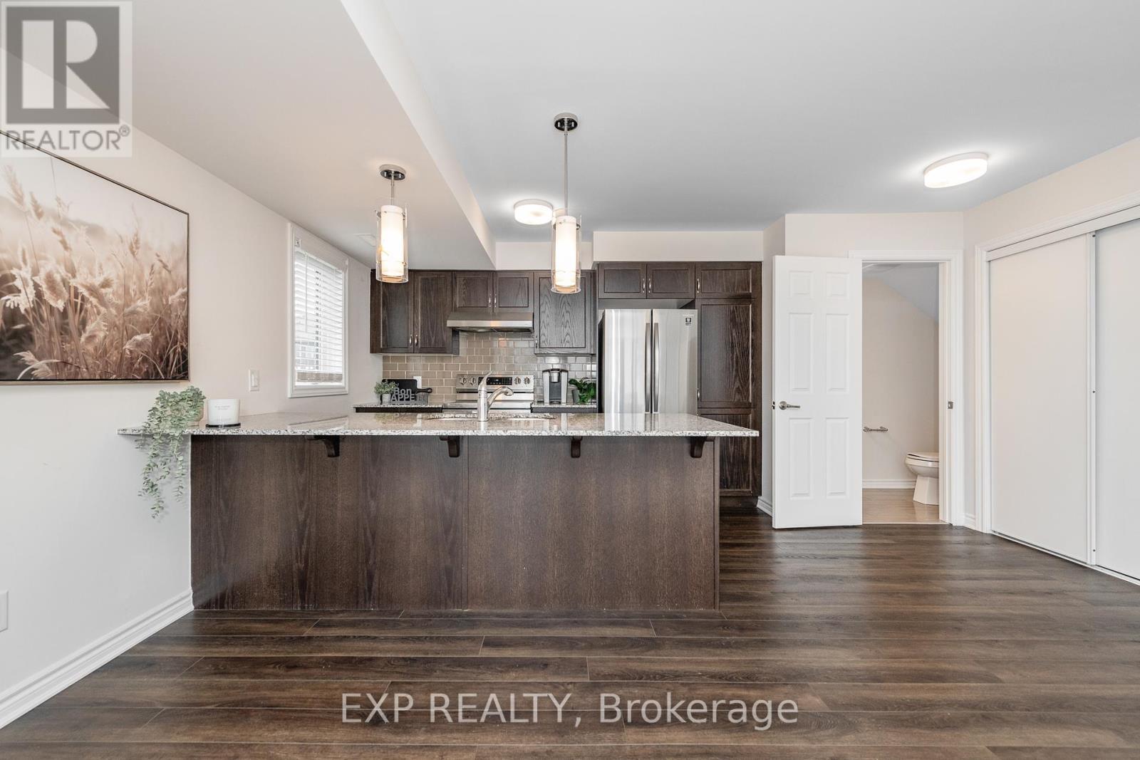 












723 ROUNCEY ROAD

,
Ottawa,




Ontario
K2V0S2

