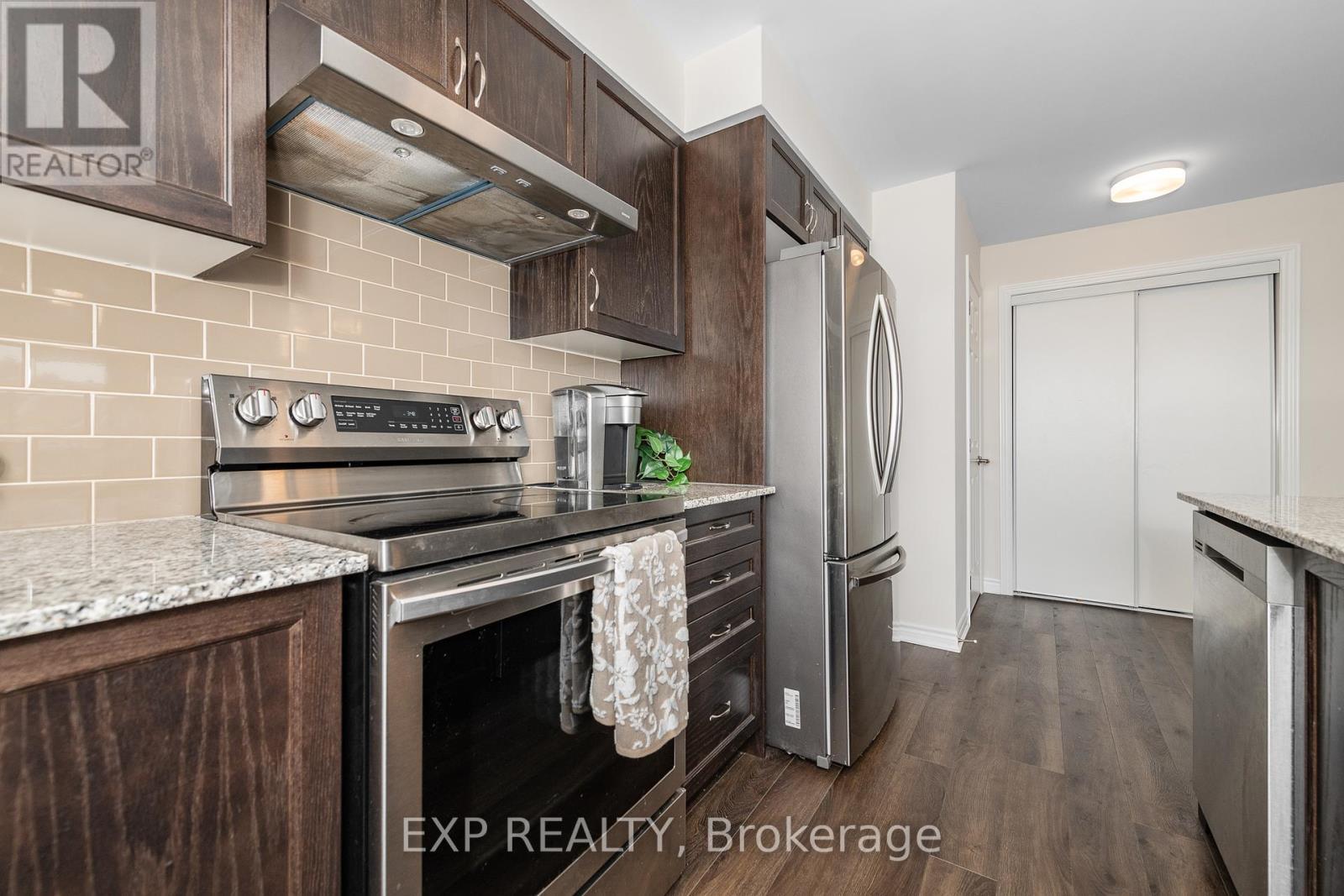 












723 ROUNCEY ROAD

,
Ottawa,




Ontario
K2V0S2

