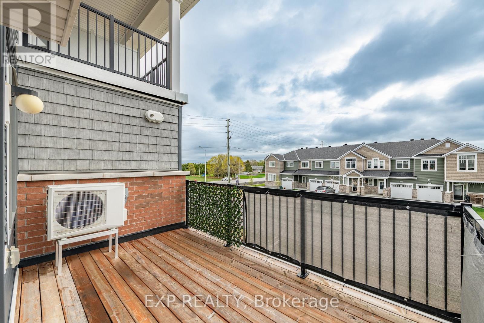 












723 ROUNCEY ROAD

,
Ottawa,




Ontario
K2V0S2

