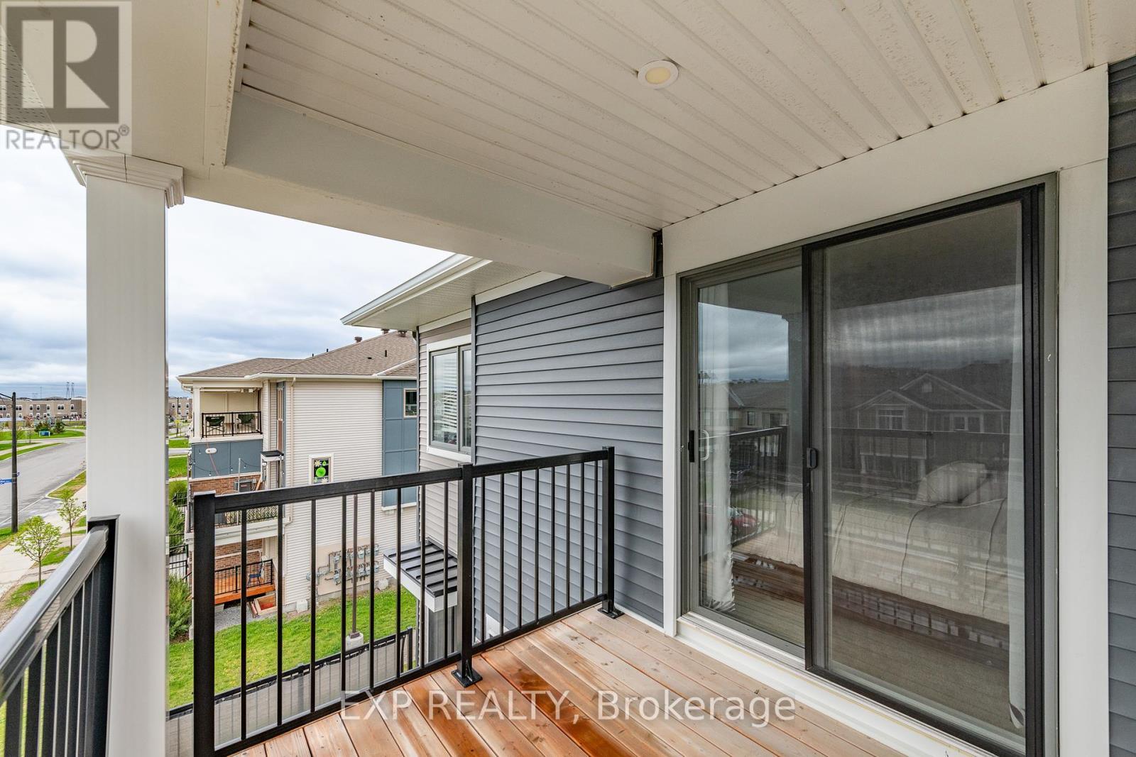 












723 ROUNCEY ROAD

,
Ottawa,




Ontario
K2V0S2

