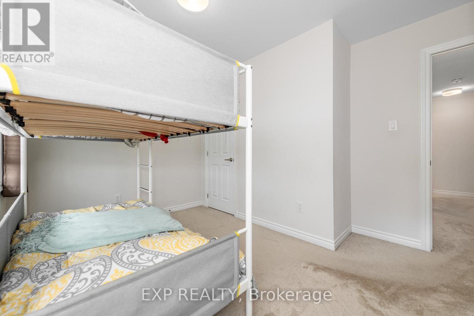 












723 ROUNCEY ROAD

,
Ottawa,




Ontario
K2V0S2

