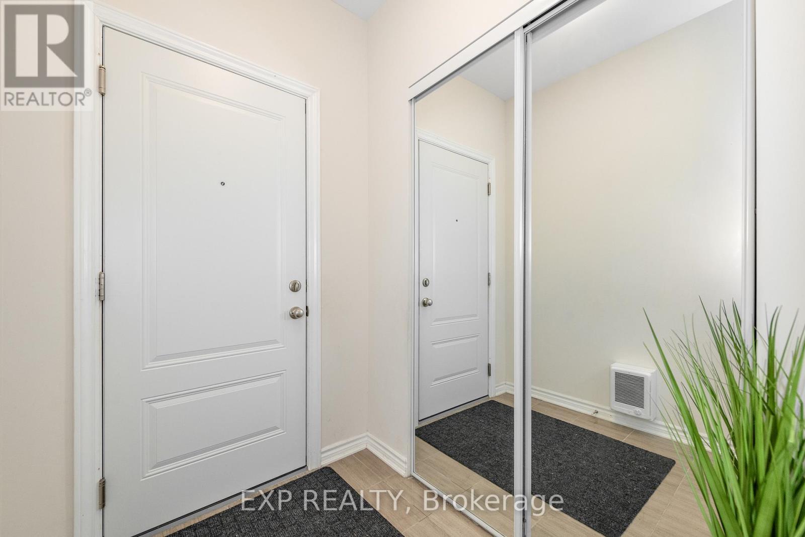 












723 ROUNCEY ROAD

,
Ottawa,




Ontario
K2V0S2

