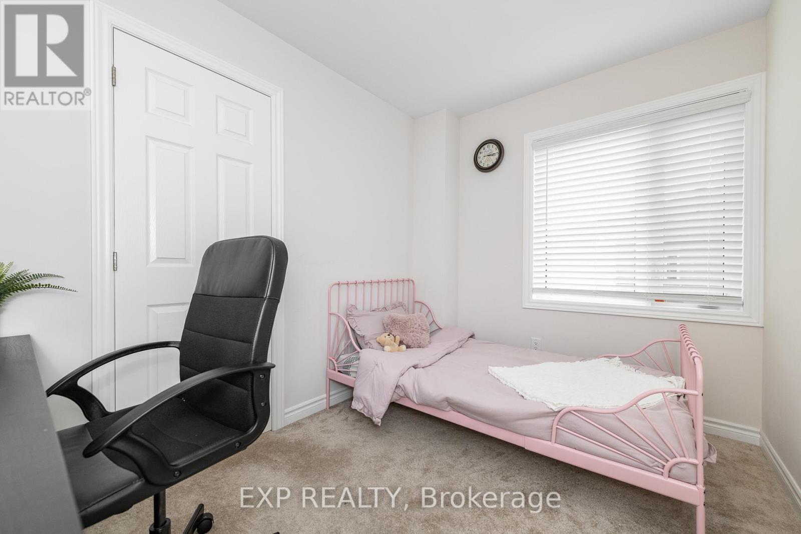 












723 ROUNCEY ROAD

,
Ottawa,




Ontario
K2V0S2

