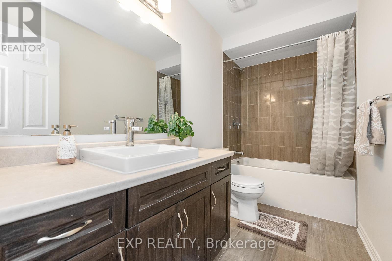 












723 ROUNCEY ROAD

,
Ottawa,




Ontario
K2V0S2

