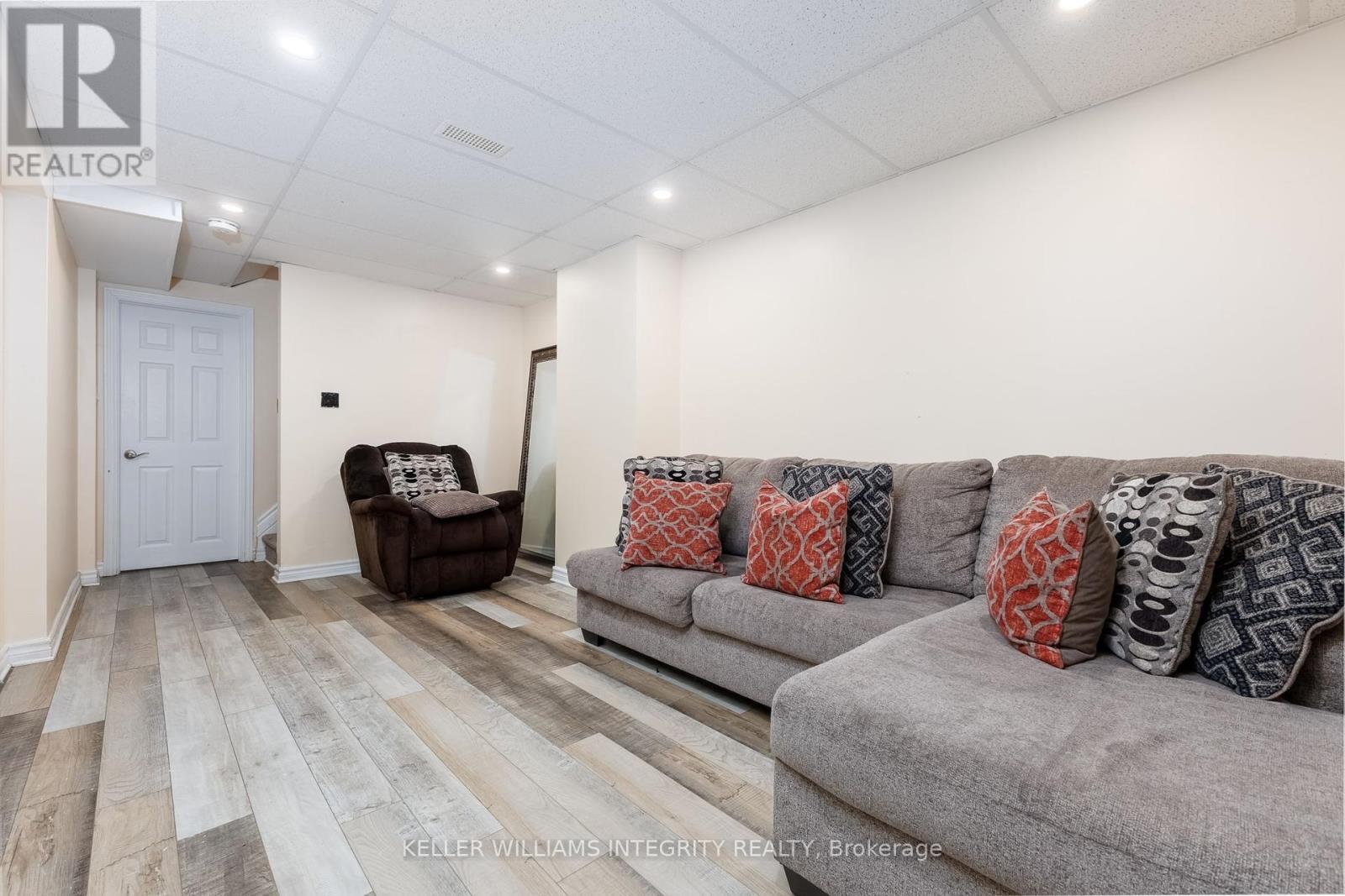 












282 JASPER CRESCENT

,
Clarence-Rockland,




Ontario
K4K0B9

