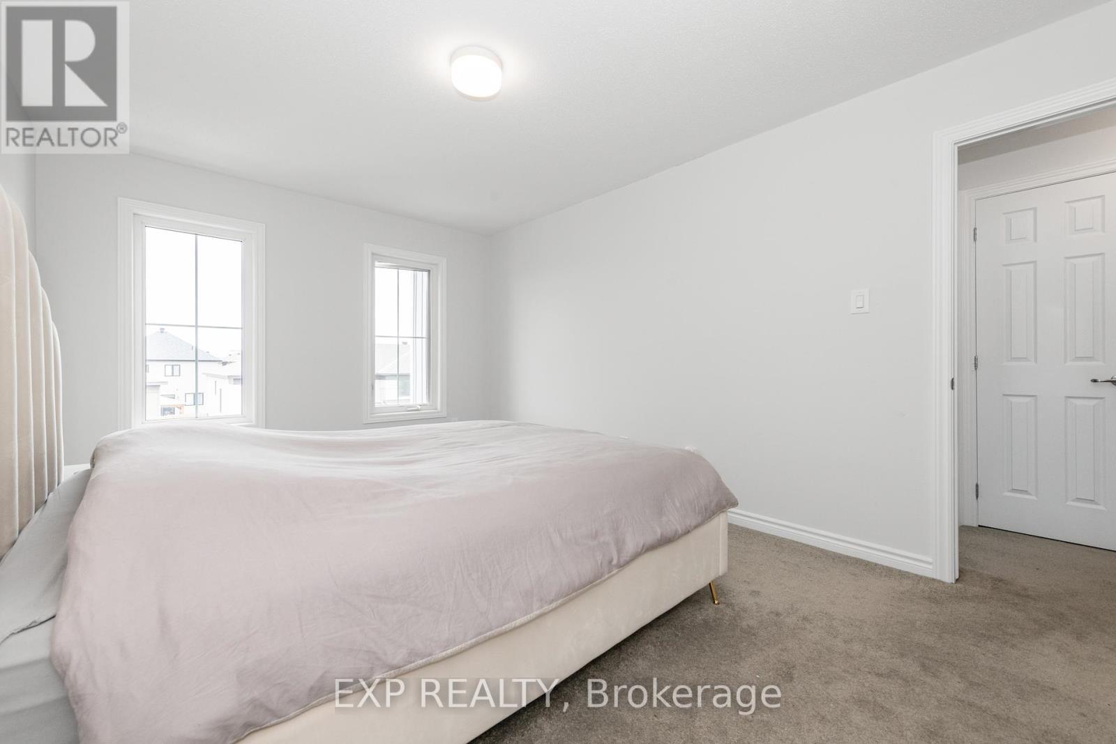 












528 RYE GRASS WAY

,
Ottawa,




Ontario
K2J7A1

