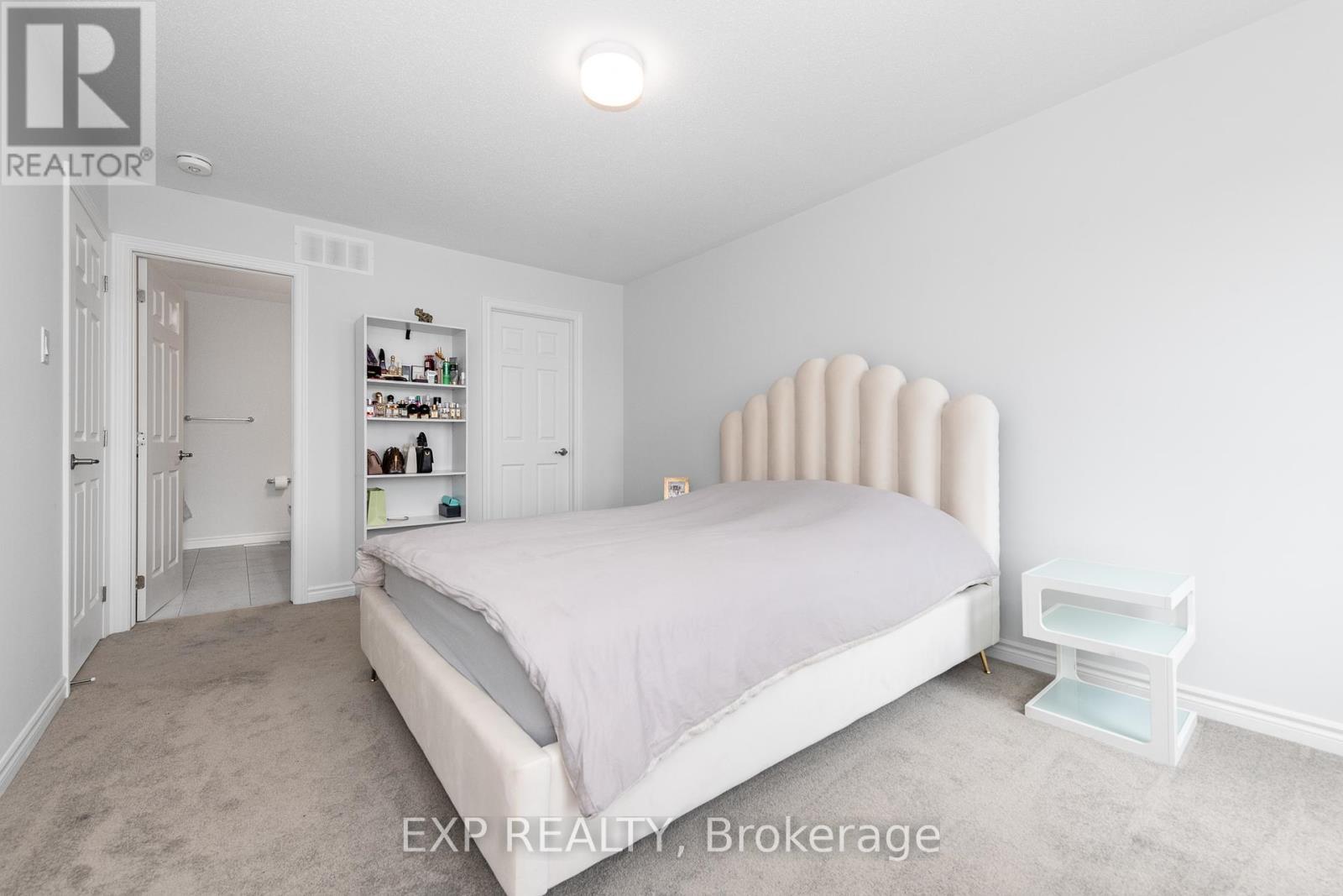 












528 RYE GRASS WAY

,
Ottawa,




Ontario
K2J7A1

