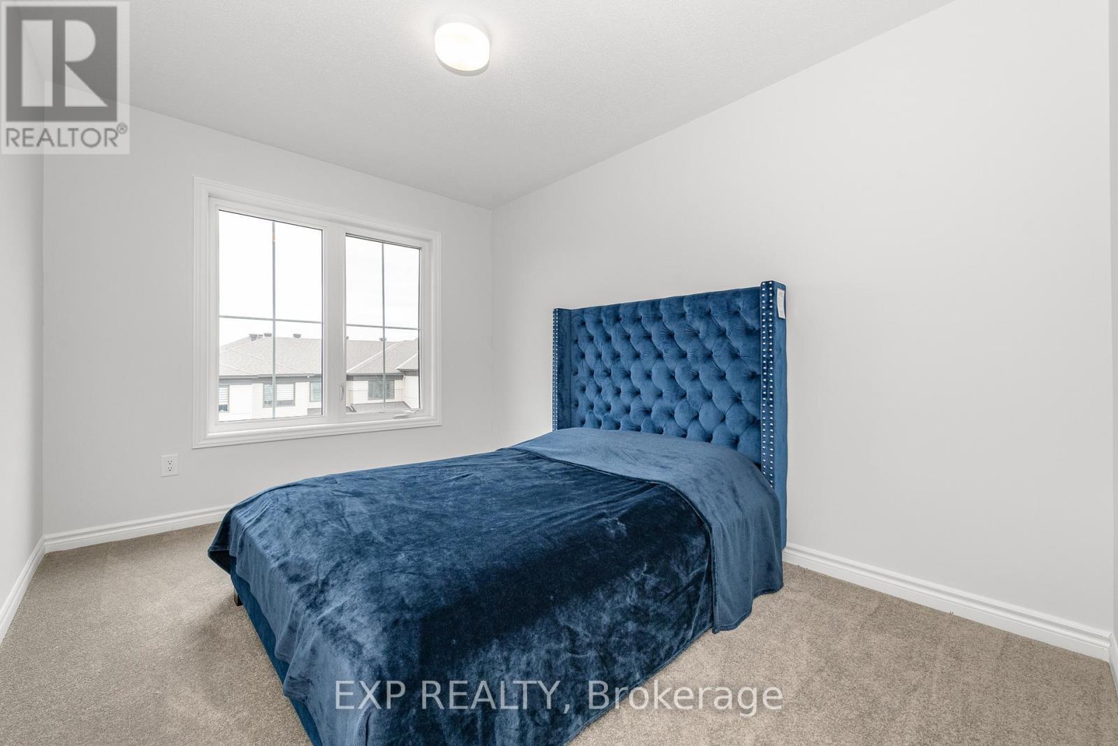 












528 RYE GRASS WAY

,
Ottawa,




Ontario
K2J7A1

