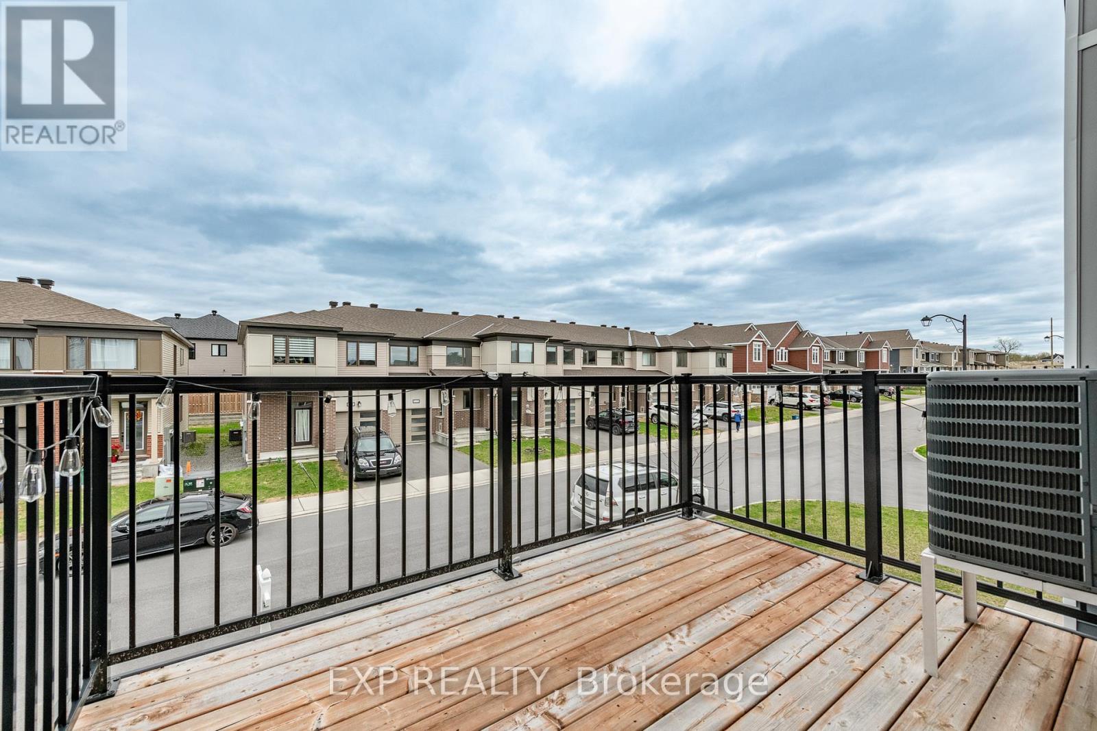 












528 RYE GRASS WAY

,
Ottawa,




Ontario
K2J7A1

