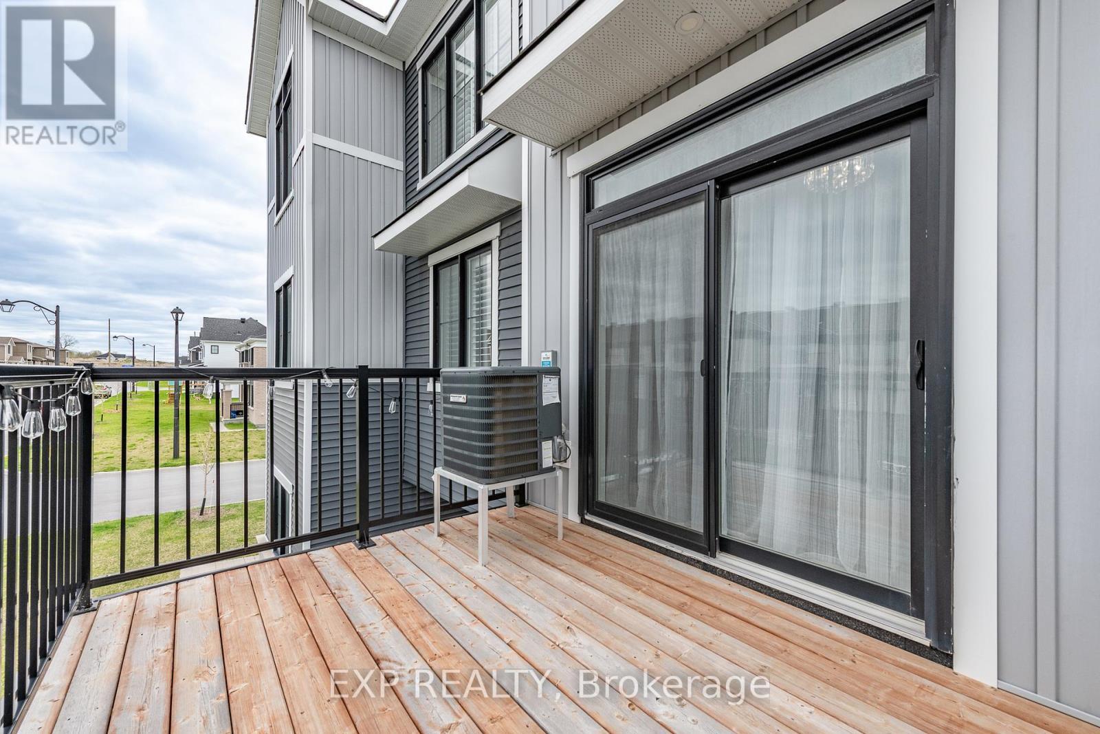 












528 RYE GRASS WAY

,
Ottawa,




Ontario
K2J7A1

