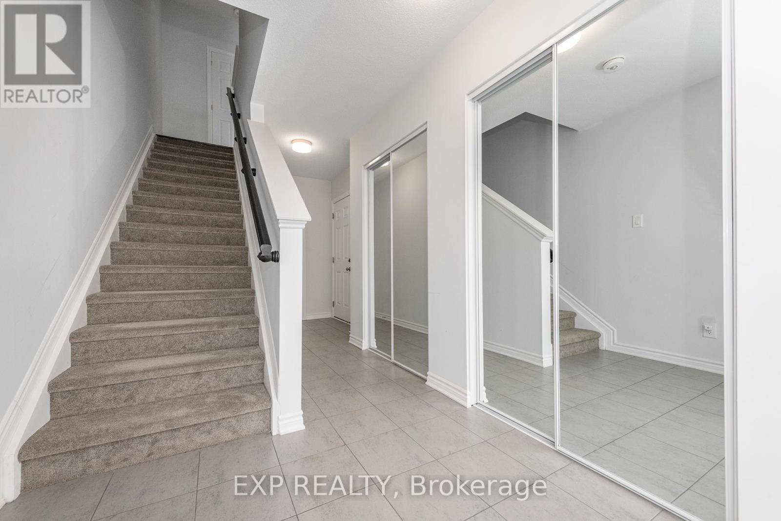 












528 RYE GRASS WAY

,
Ottawa,




Ontario
K2J7A1

