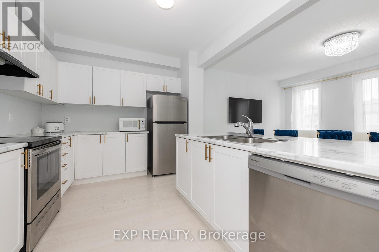 












528 RYE GRASS WAY

,
Ottawa,




Ontario
K2J7A1

