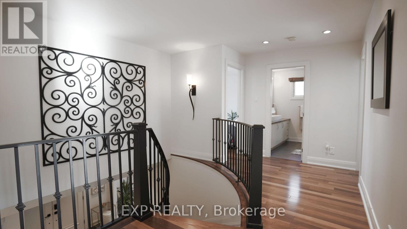 












17 CHESSWOOD COURT

,
Ottawa,




Ontario
K2E7E3

