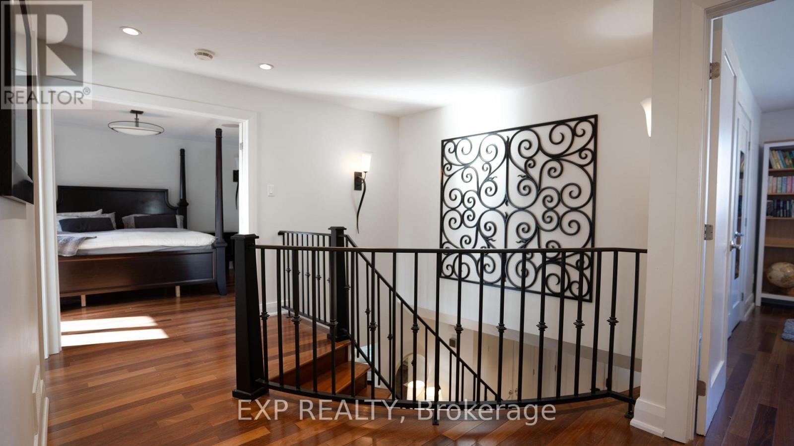 












17 CHESSWOOD COURT

,
Ottawa,




Ontario
K2E7E3

