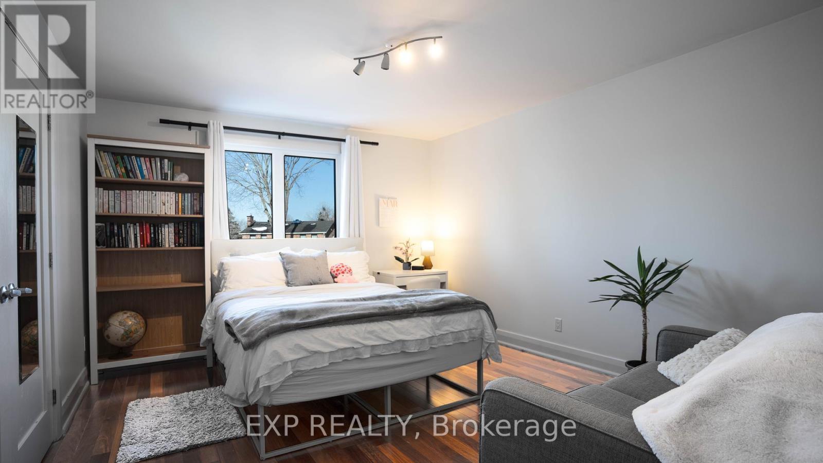 












17 CHESSWOOD COURT

,
Ottawa,




Ontario
K2E7E3

