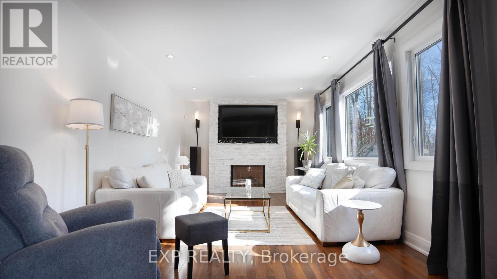 












17 CHESSWOOD COURT

,
Ottawa,




Ontario
K2E7E3

