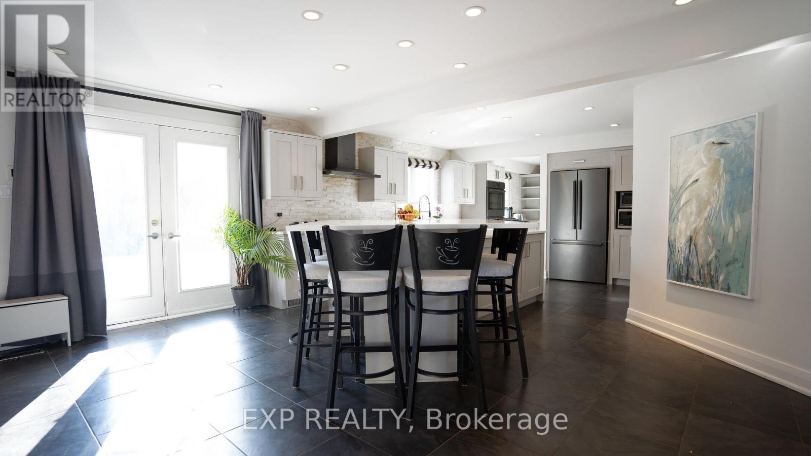 












17 CHESSWOOD COURT

,
Ottawa,




Ontario
K2E7E3

