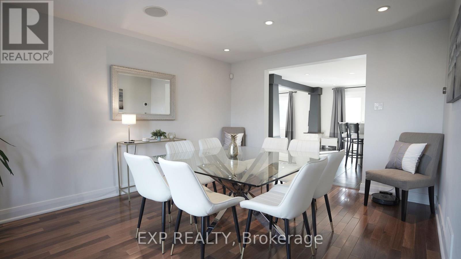 












17 CHESSWOOD COURT

,
Ottawa,




Ontario
K2E7E3

