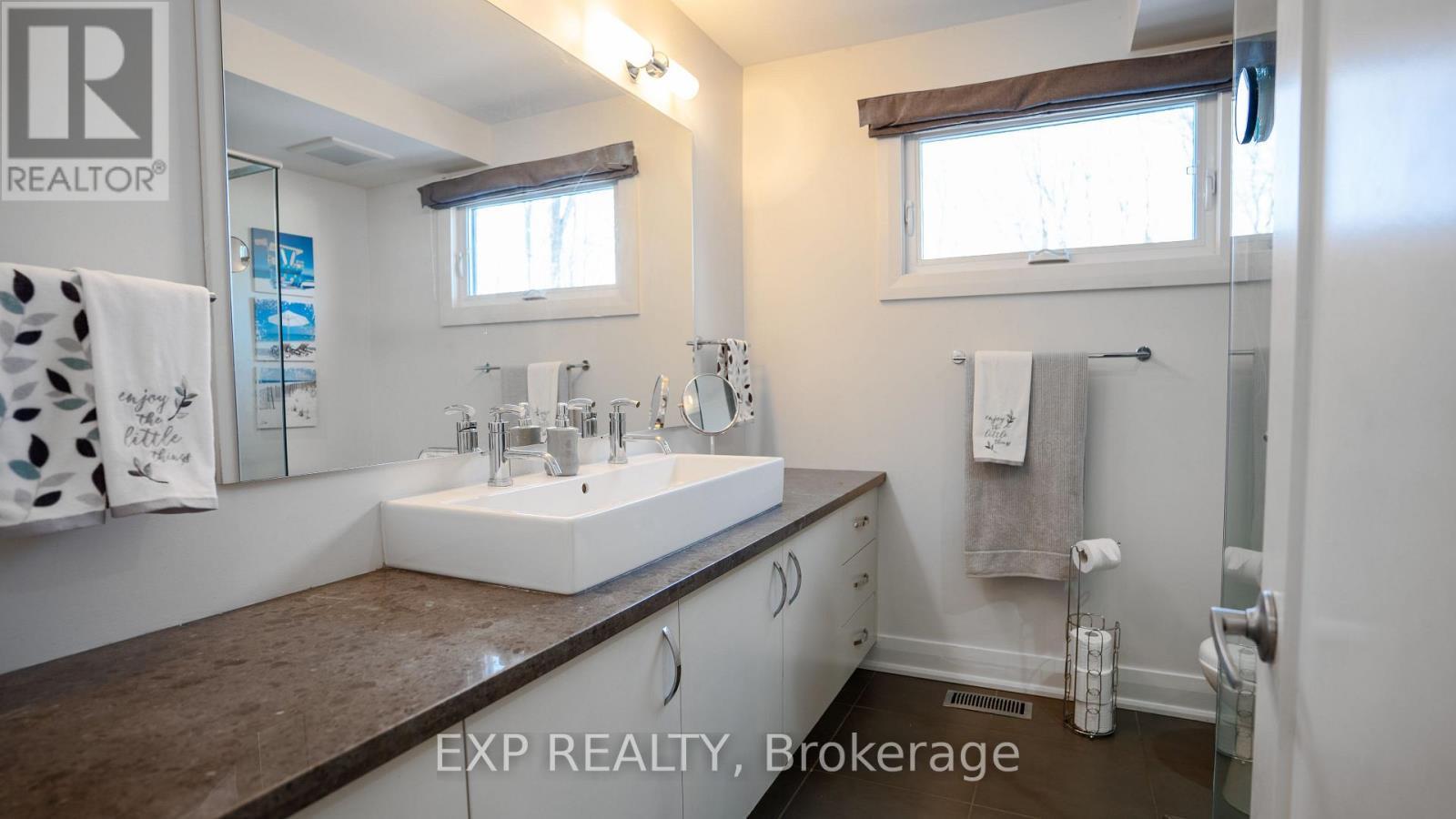 












17 CHESSWOOD COURT

,
Ottawa,




Ontario
K2E7E3

