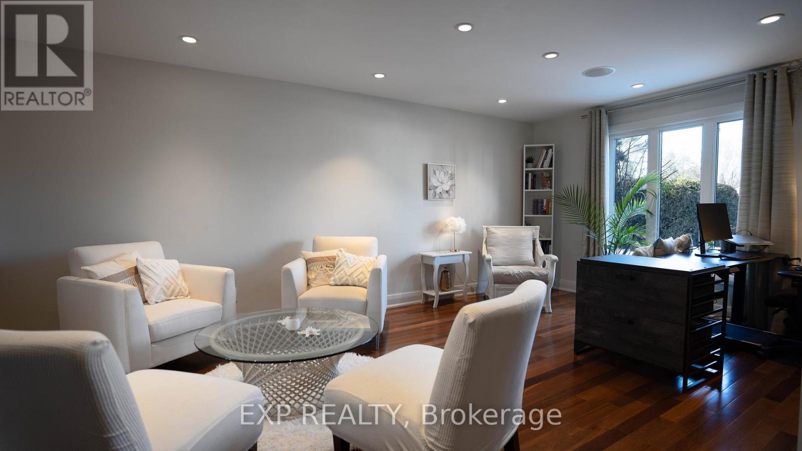 












17 CHESSWOOD COURT

,
Ottawa,




Ontario
K2E7E3

