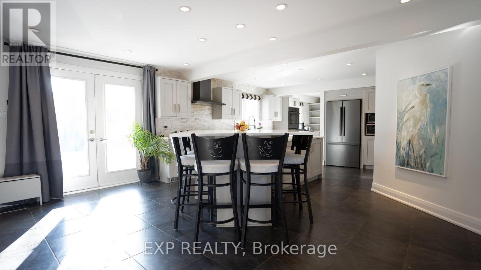 












17 CHESSWOOD COURT

,
Ottawa,




Ontario
K2E7E3

