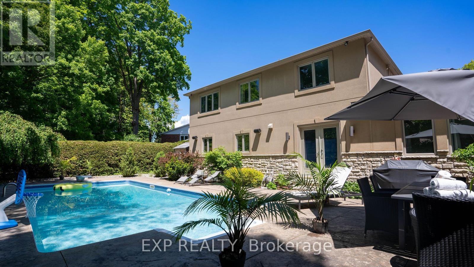 












17 CHESSWOOD COURT

,
Ottawa,




Ontario
K2E7E3

