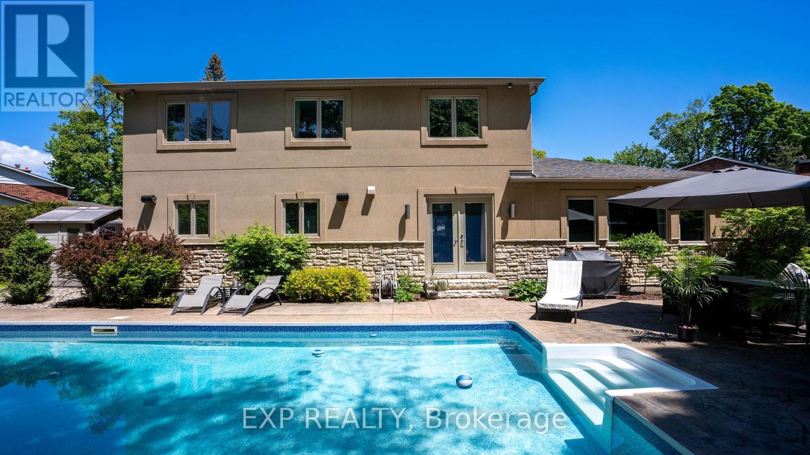 












17 CHESSWOOD COURT

,
Ottawa,




Ontario
K2E7E3


