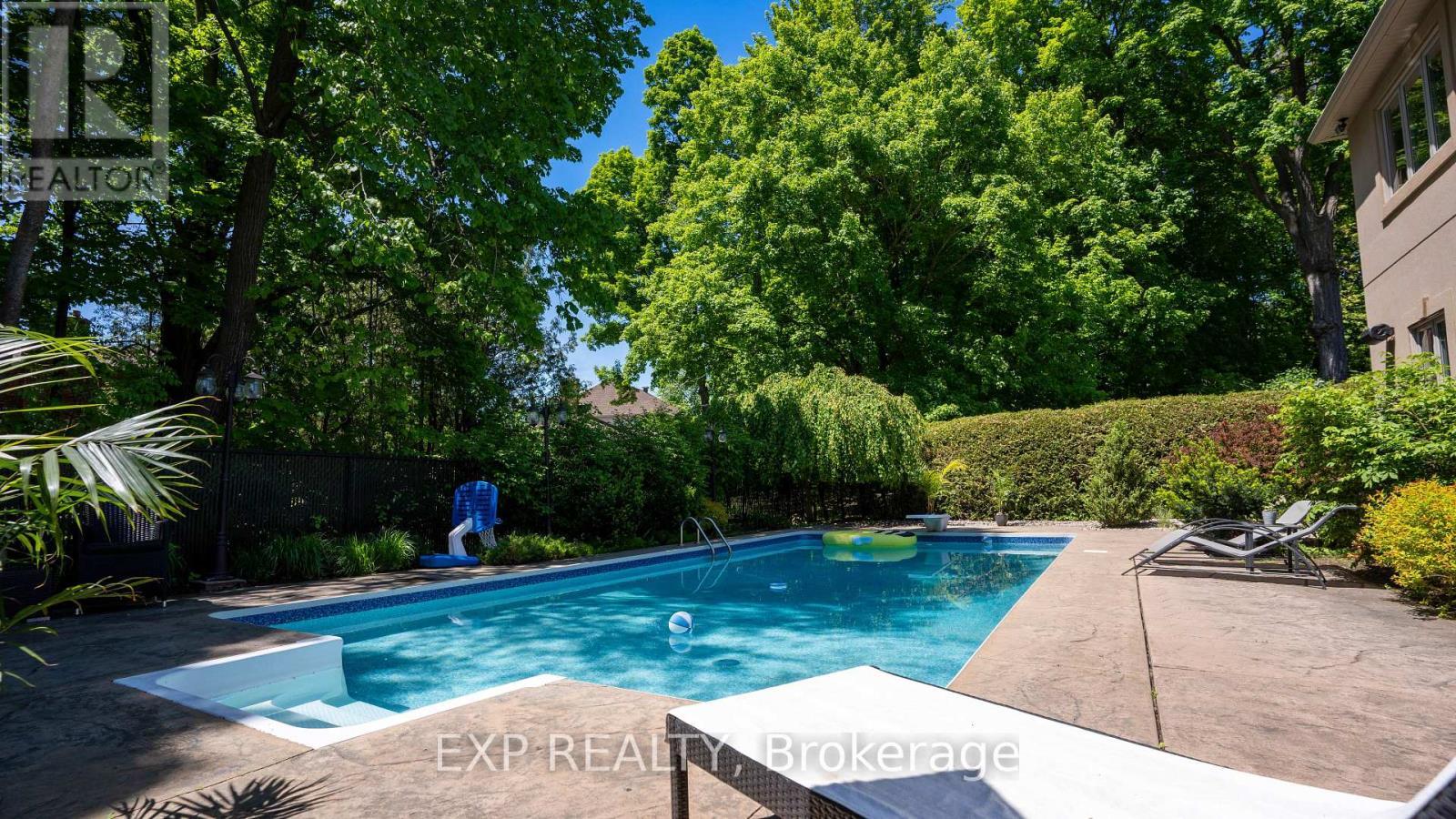 












17 CHESSWOOD COURT

,
Ottawa,




Ontario
K2E7E3

