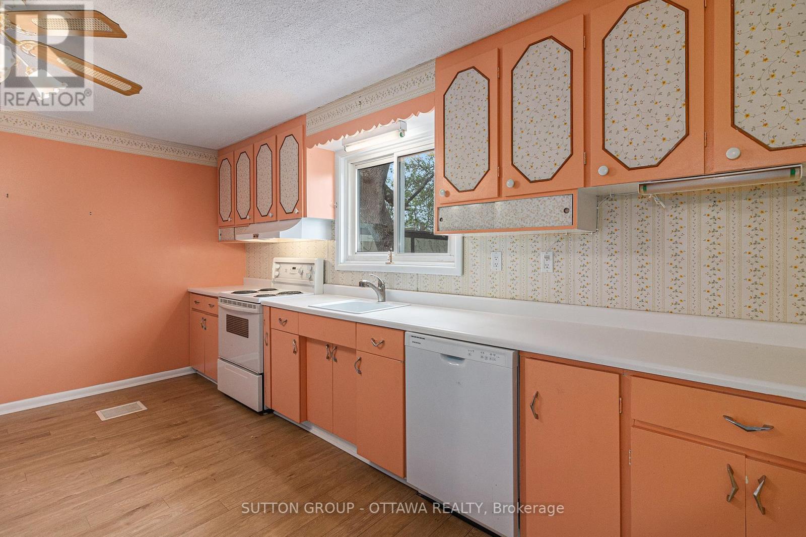 












1341 RAVEN AVENUE

,
Ottawa,




Ontario
K1Z7Y3

