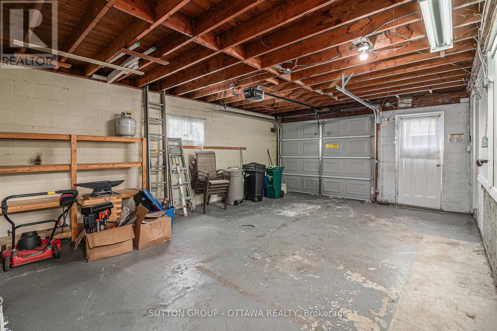 












1341 RAVEN AVENUE

,
Ottawa,




Ontario
K1Z7Y3

