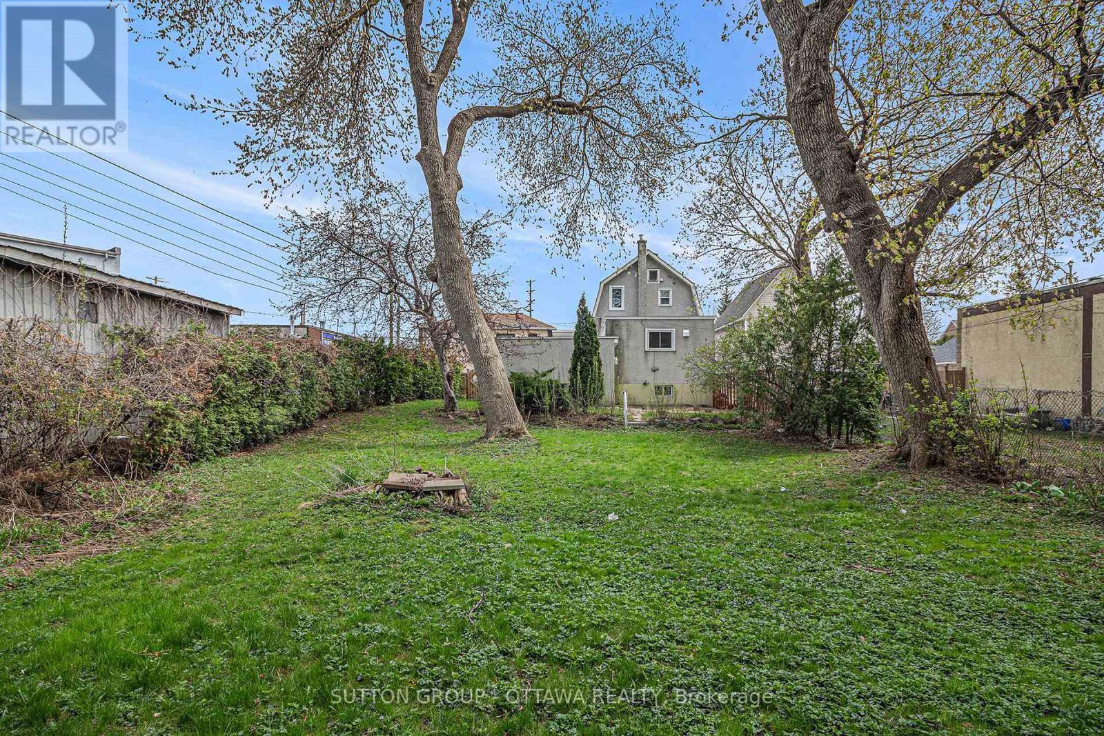 












1341 RAVEN AVENUE

,
Ottawa,




Ontario
K1Z7Y3

