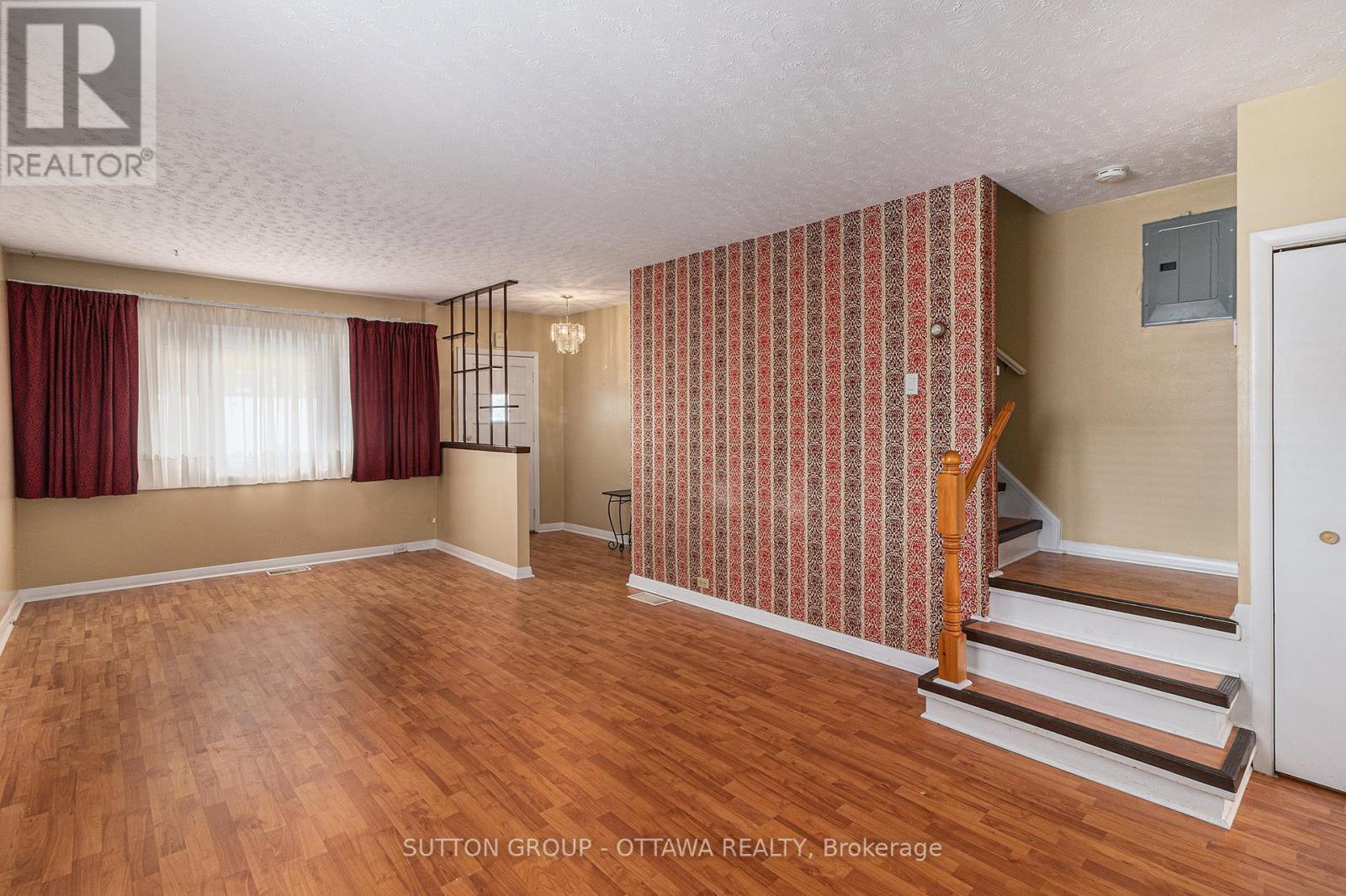 












1341 RAVEN AVENUE

,
Ottawa,




Ontario
K1Z7Y3

