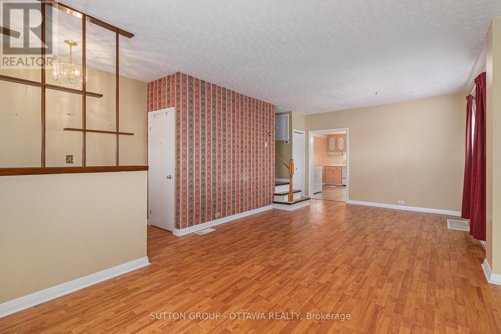 












1341 RAVEN AVENUE

,
Ottawa,




Ontario
K1Z7Y3

