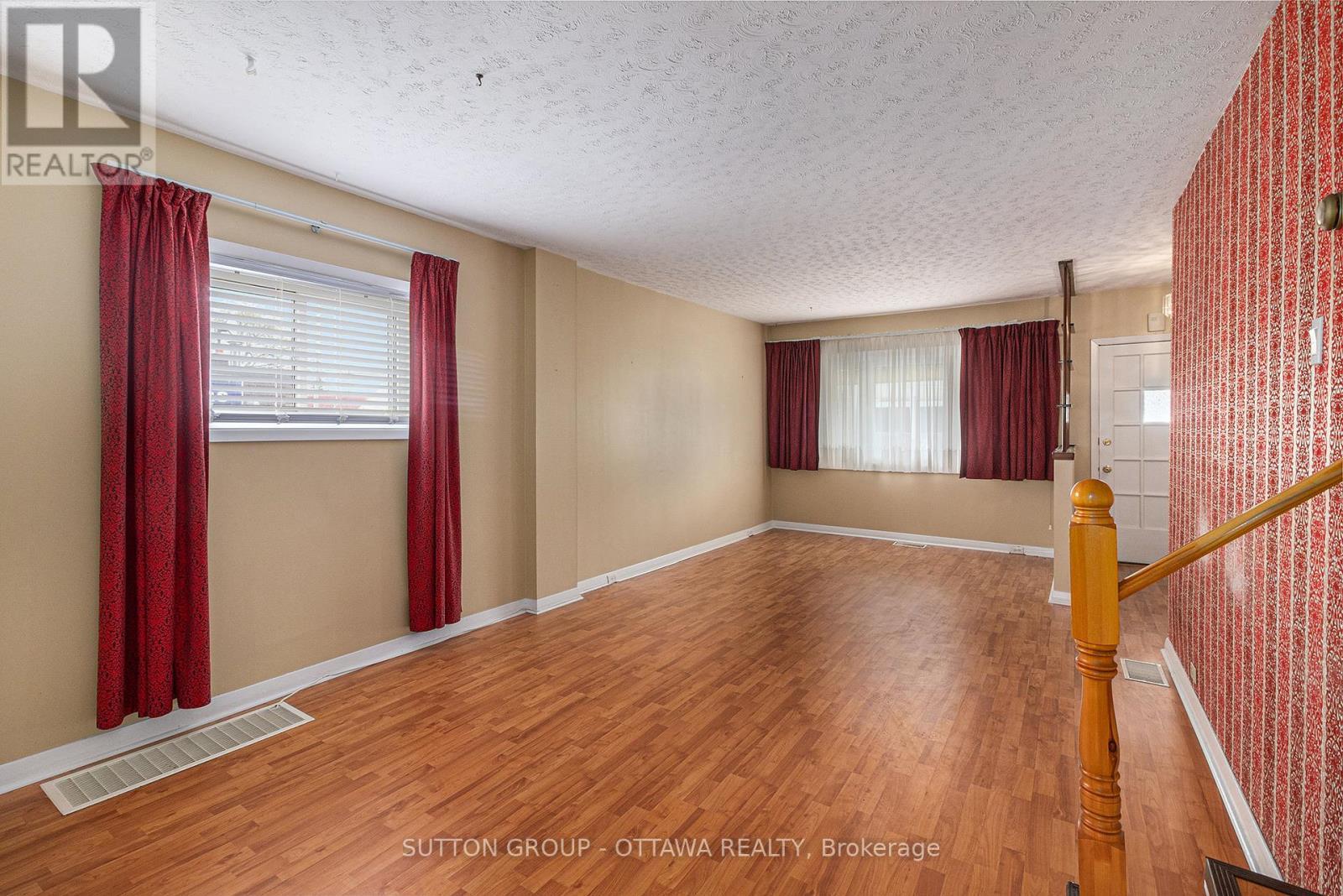 












1341 RAVEN AVENUE

,
Ottawa,




Ontario
K1Z7Y3

