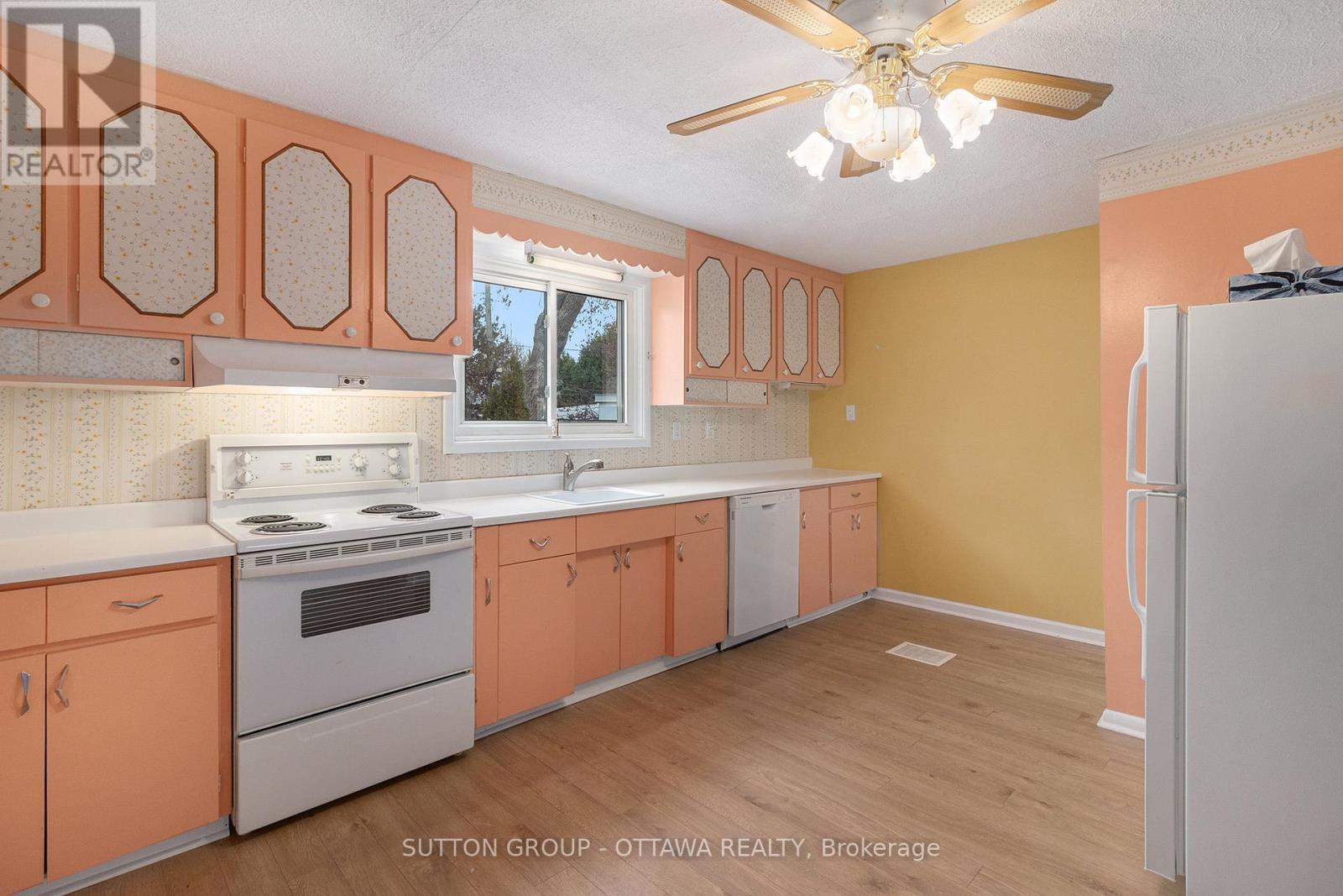 












1341 RAVEN AVENUE

,
Ottawa,




Ontario
K1Z7Y3

