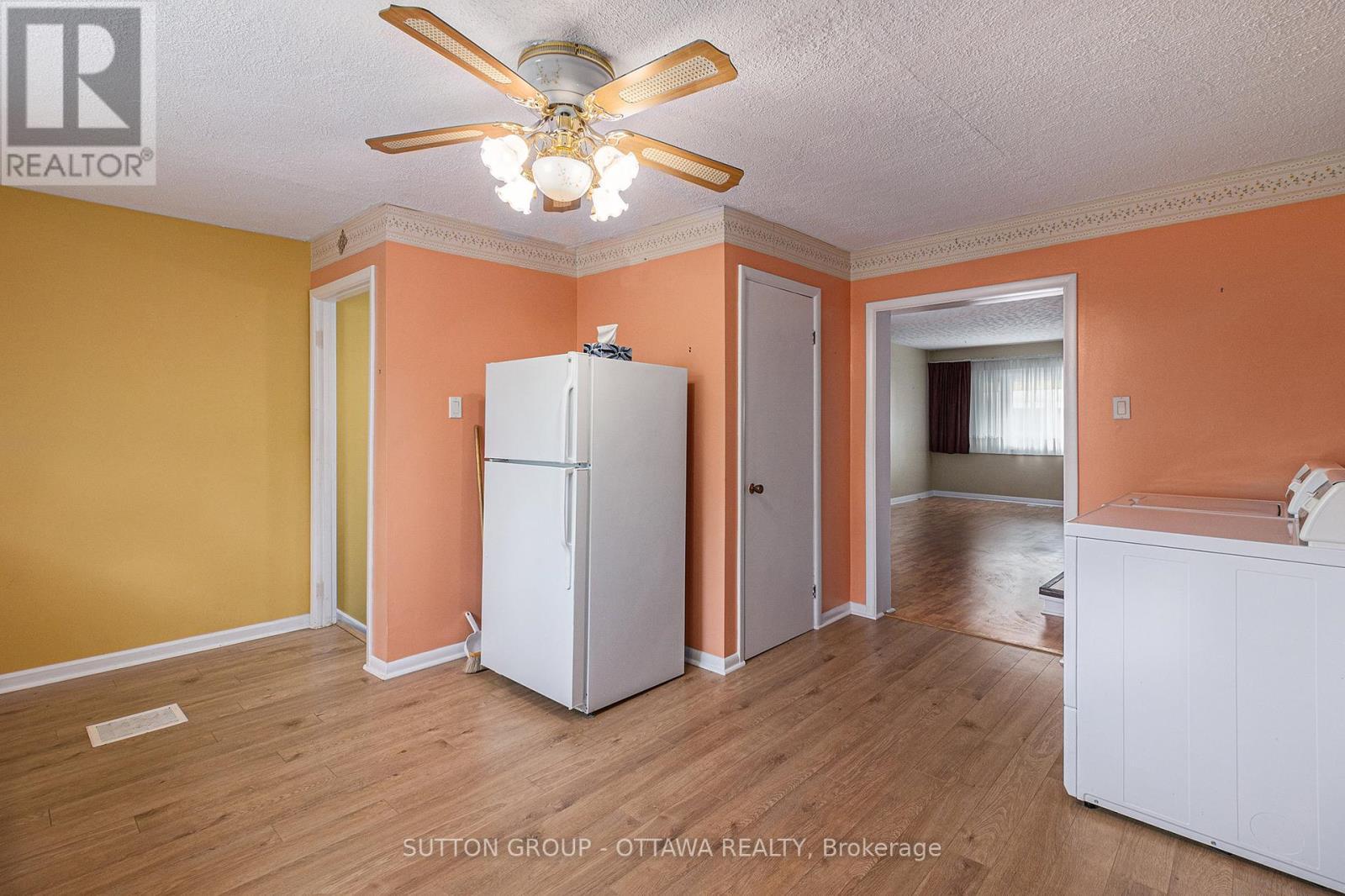 












1341 RAVEN AVENUE

,
Ottawa,




Ontario
K1Z7Y3

