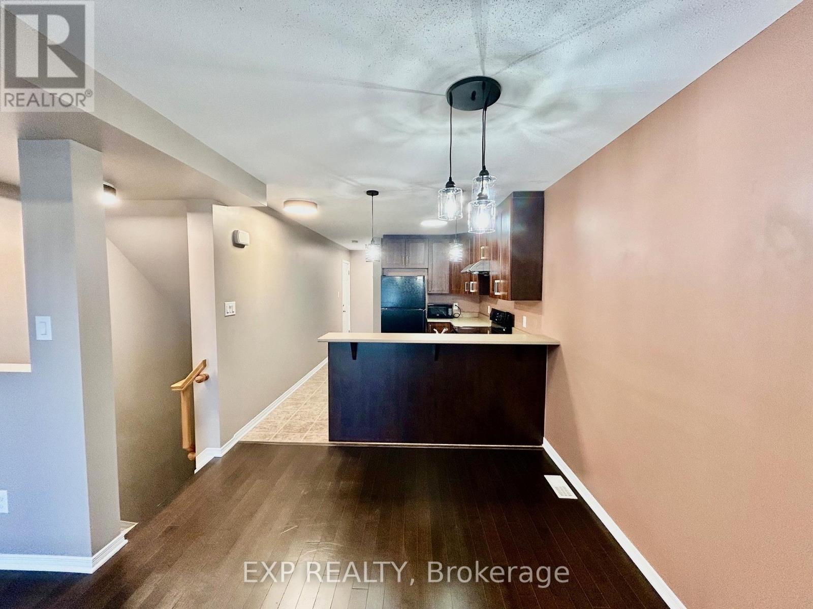 












208 SHANLY PRIVATE

,
Ottawa,




Ontario
K2J5X6

