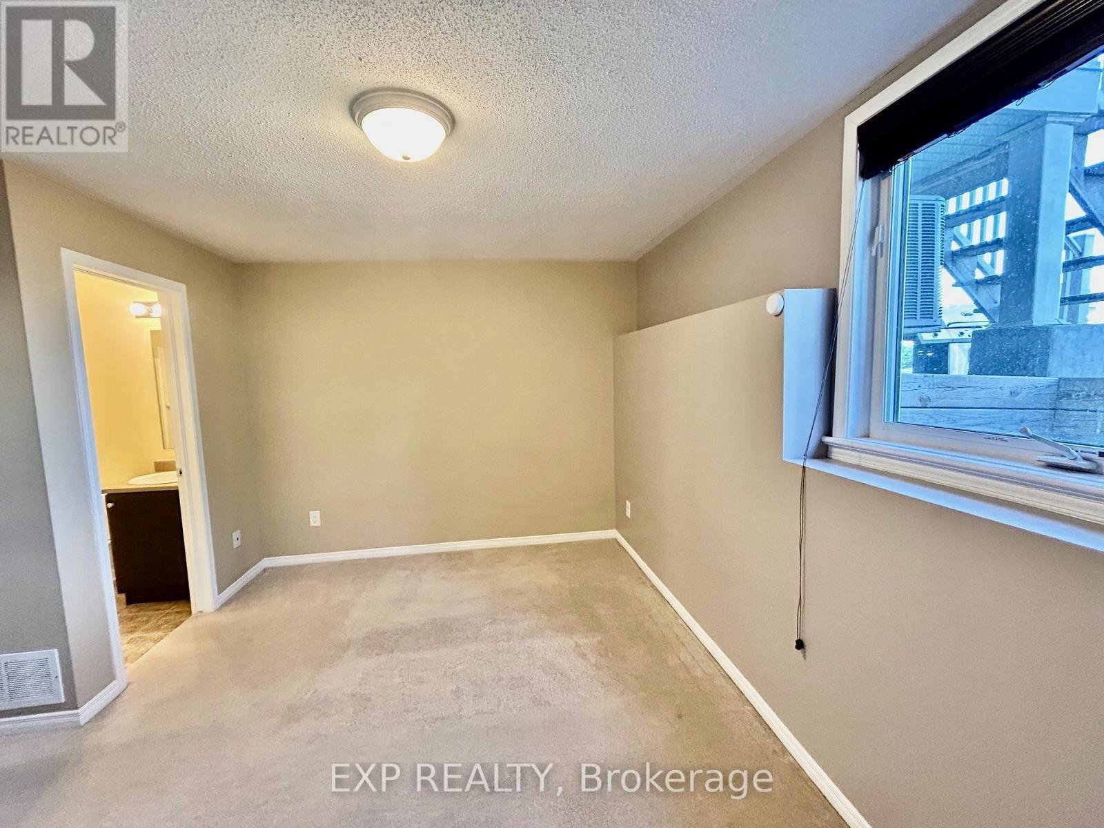 












208 SHANLY PRIVATE

,
Ottawa,




Ontario
K2J5X6

