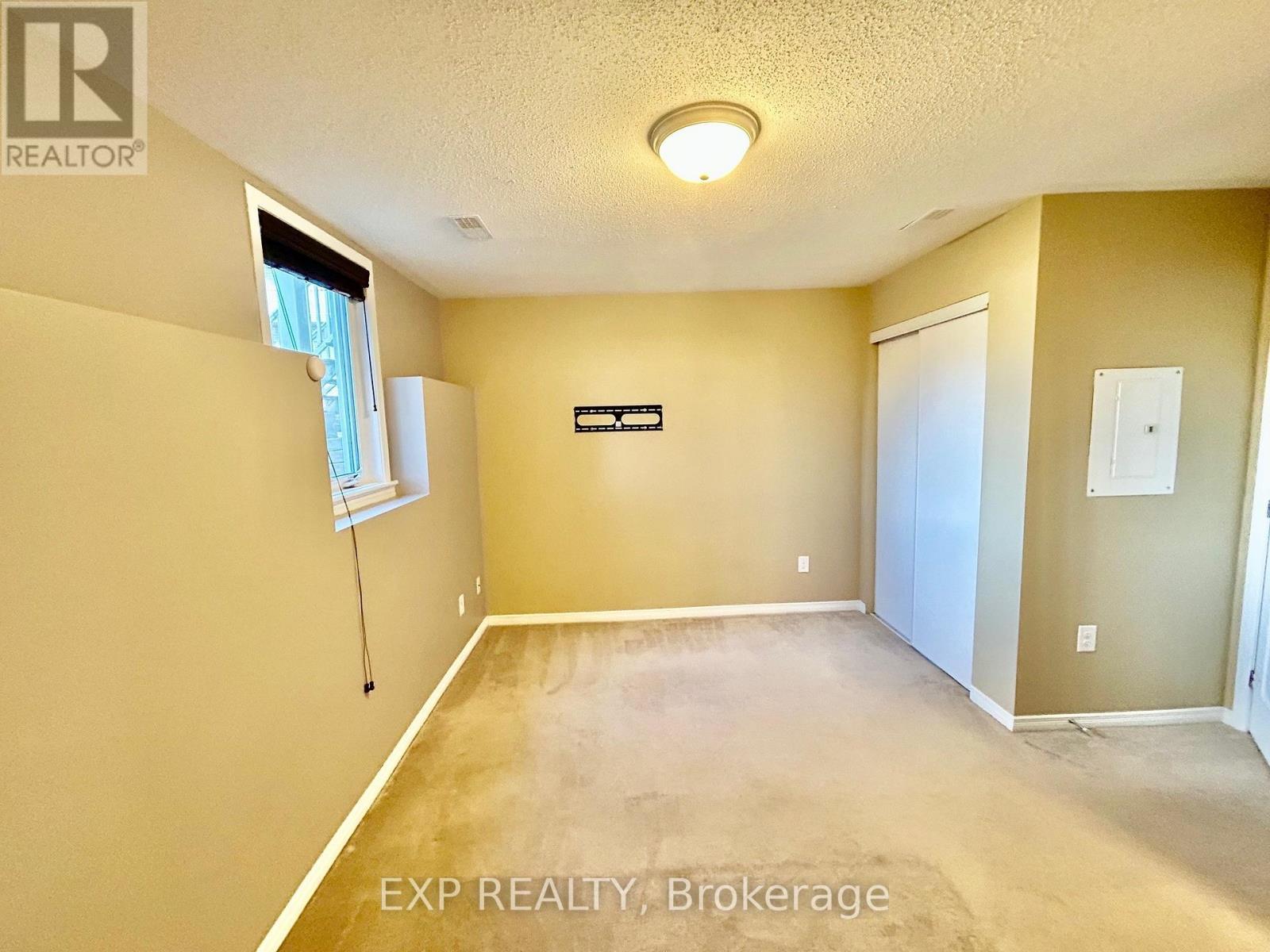 












208 SHANLY PRIVATE

,
Ottawa,




Ontario
K2J5X6

