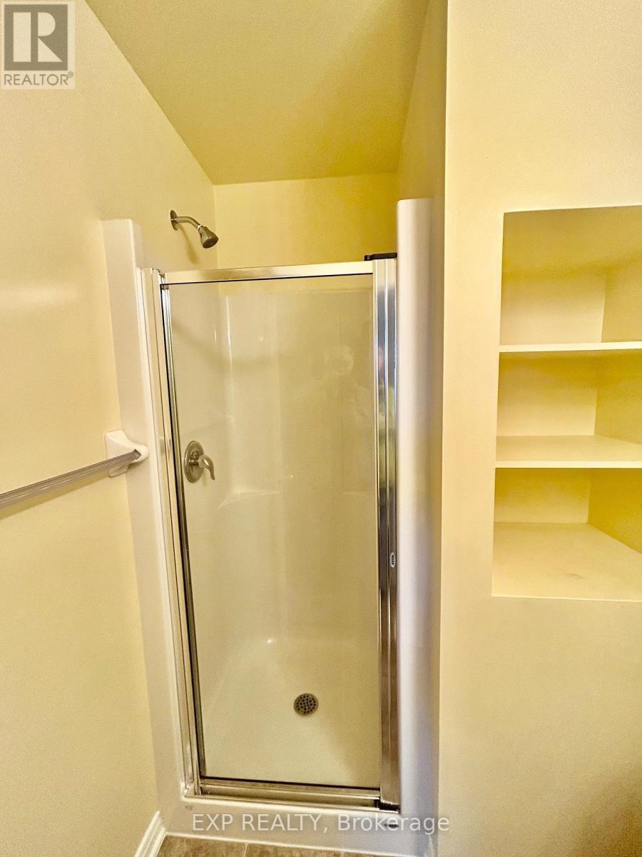 












208 SHANLY PRIVATE

,
Ottawa,




Ontario
K2J5X6

