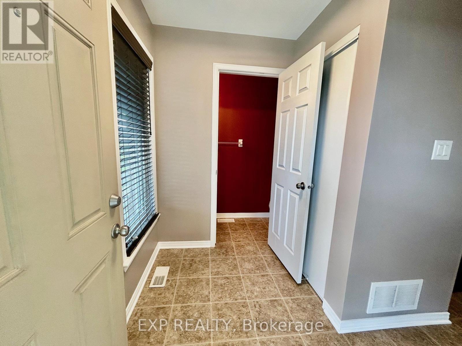 












208 SHANLY PRIVATE

,
Ottawa,




Ontario
K2J5X6

