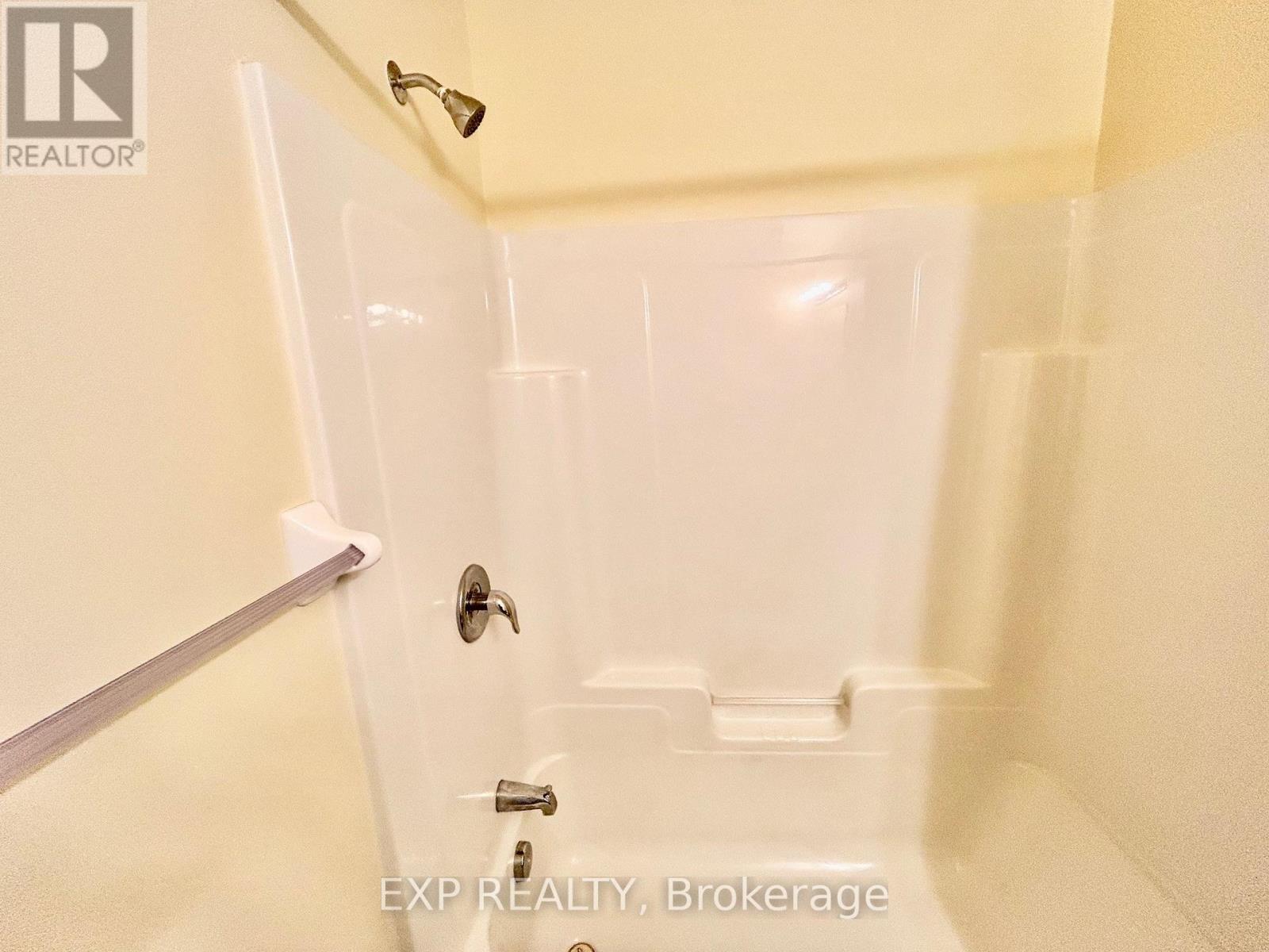 












208 SHANLY PRIVATE

,
Ottawa,




Ontario
K2J5X6

