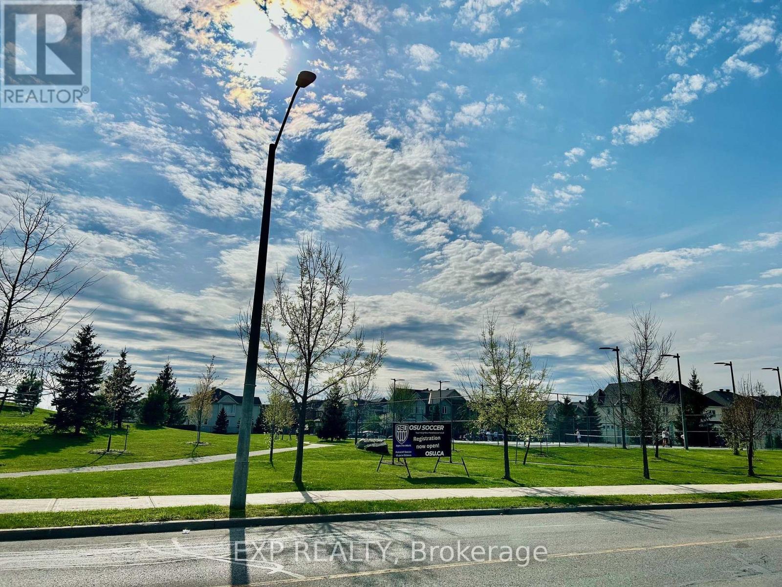 












208 SHANLY PRIVATE

,
Ottawa,




Ontario
K2J5X6

