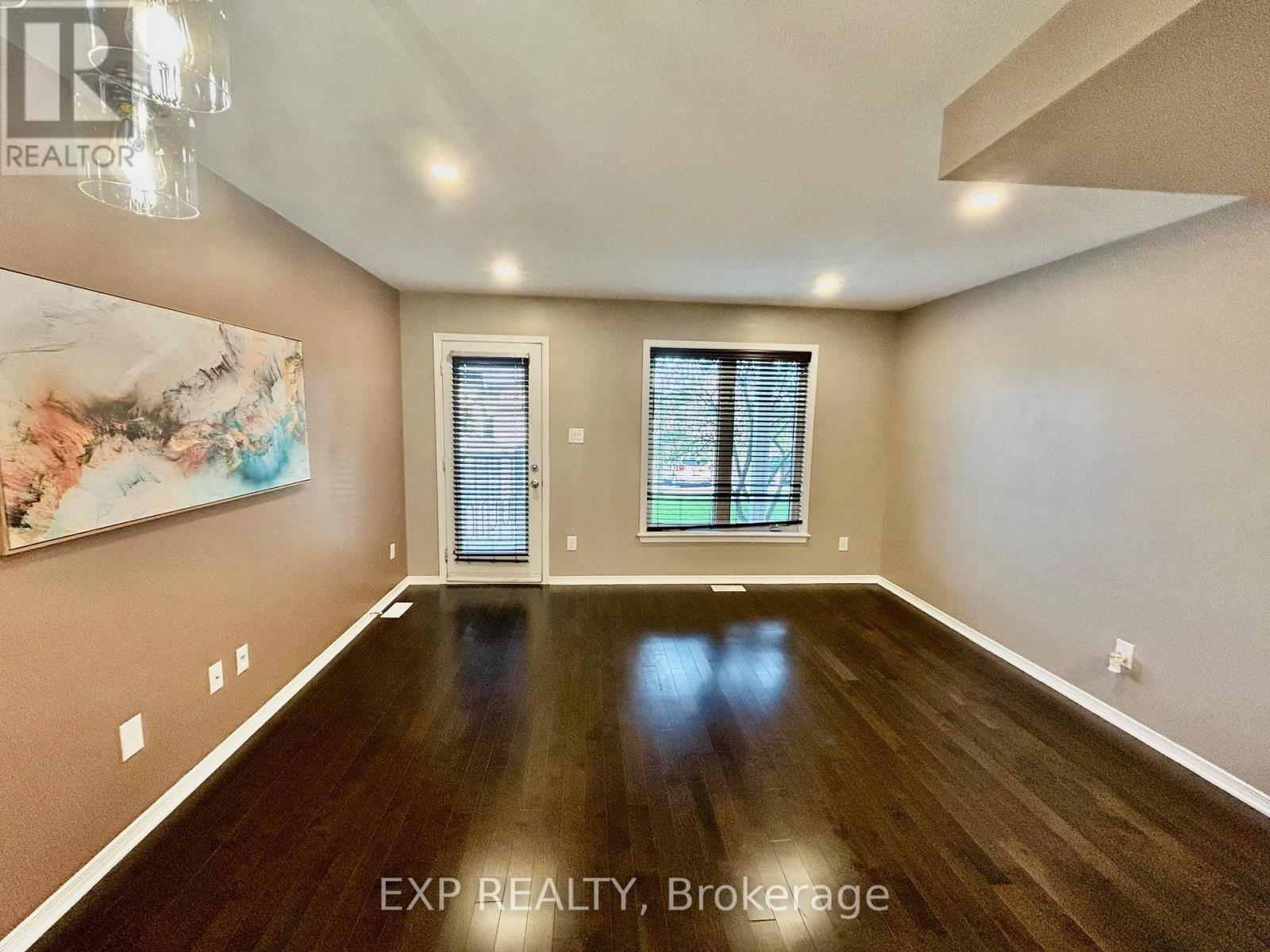 












208 SHANLY PRIVATE

,
Ottawa,




Ontario
K2J5X6

